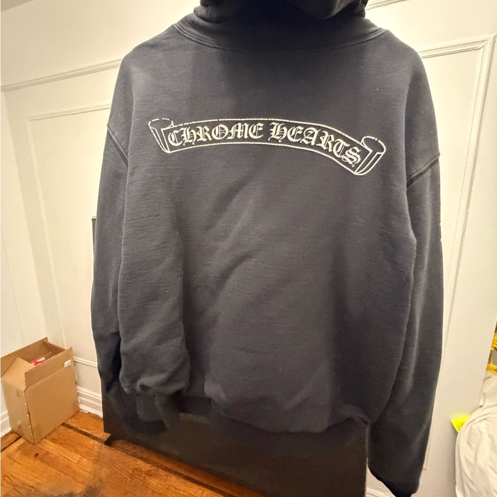 Chrome Hearts-SCROLL LOGO ZIP UP HOODIE
"BLACK" - Picture 3 of 15